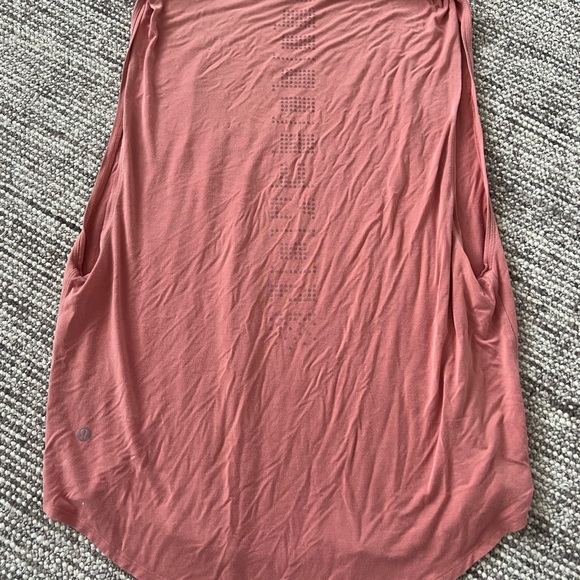 Lululemon Muscle T-shirt - Picture 2 of 4
